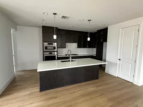 Kitchen - 701 Castle St, Oakley, CA 94561 photo 1 of 6