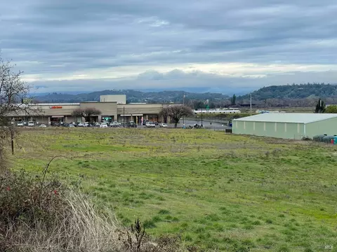 1 Ford Rd, Ukiah, CA 95482 photo 3