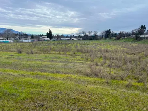 1 Ford Rd, Ukiah, CA 95482