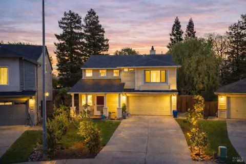 1378 Lubeck St, Sonoma, CA 95476