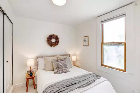 Bedroom - 229-231 Bodega Ave, Petaluma, CA 94952 photo 3 of 5