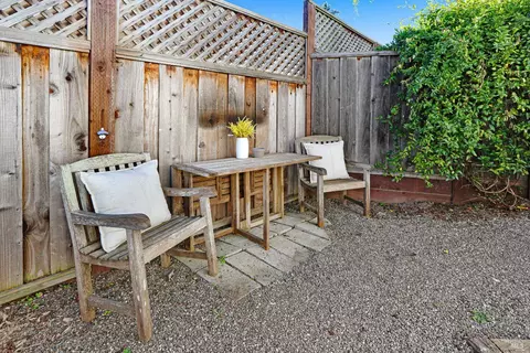 Exterior - 229-231 Bodega Ave, Petaluma, CA 94952 photo 7 of 10