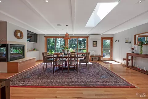 Dining - 17600 Willow Creek Rd, Occidental, CA 95465 photo 1 of 8