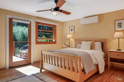 Bedroom - 17600 Willow Creek Rd, Occidental, CA 95465 photo 1 of 11