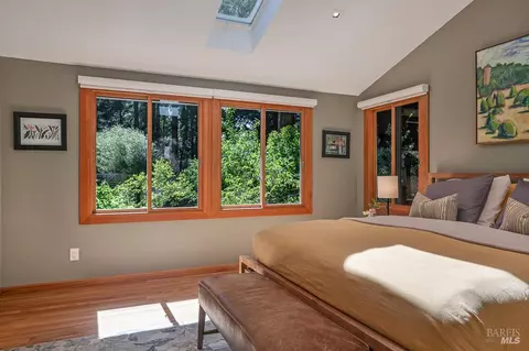 Bedroom - 17600 Willow Creek Rd, Occidental, CA 95465 photo 10 of 11