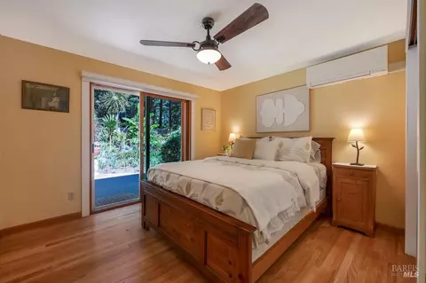 Bedroom - 17600 Willow Creek Rd, Occidental, CA 95465 photo 5 of 11
