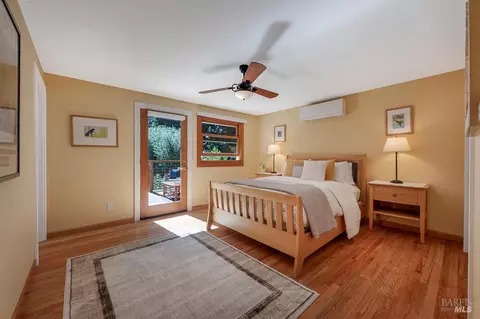 Bedroom - 17600 Willow Creek Rd, Occidental, CA 95465 photo 3 of 11