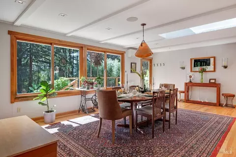 Dining - 17600 Willow Creek Rd, Occidental, CA 95465 photo 3 of 8