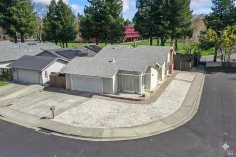 6498 Jacaranda St, Rohnert Park, CA 94928