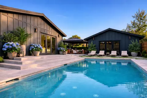 1317 Hillview Pl, Saint Helena, CA 94574