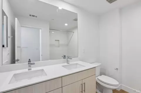 Bath - 1761 Capulet Dr, Milpitas, CA 95035 photo 1 of 3