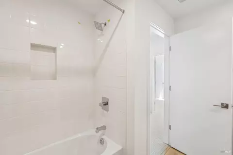 Bath - 1761 Capulet Dr, Milpitas, CA 95035 photo 2 of 3