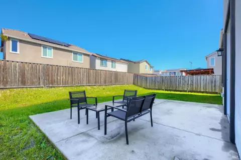Exterior - 2874 Shaver St, Fairfield, CA 94533 photo 4 of 6