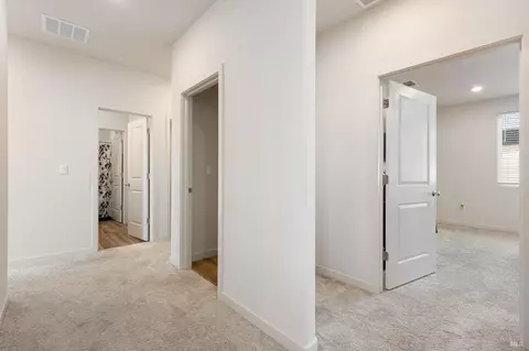 Entry Way - 2874 Shaver St, Fairfield, CA 94533 photo 5 of 7