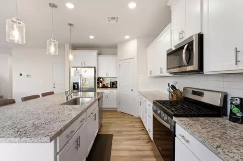 Kitchen - 2874 Shaver St, Fairfield, CA 94533 photo 3 of 4