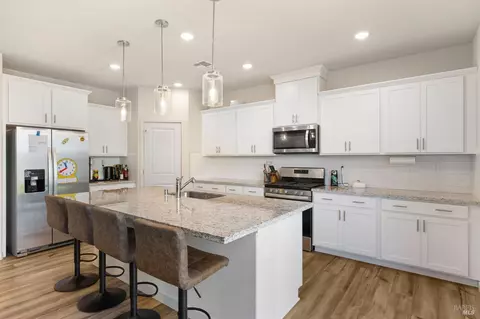Kitchen - 2874 Shaver St, Fairfield, CA 94533 photo 2 of 4