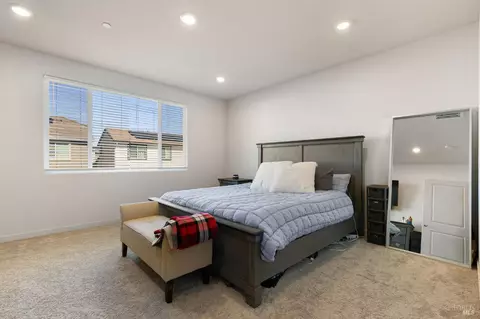 Bedroom - 2874 Shaver St, Fairfield, CA 94533 photo 3 of 8