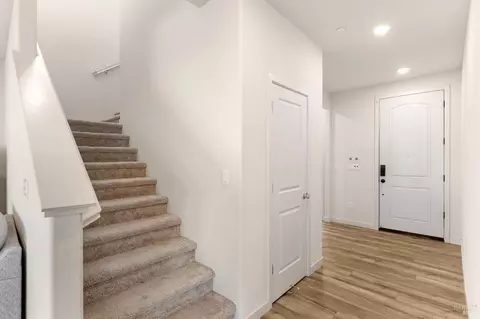 Entry Way - 2874 Shaver St, Fairfield, CA 94533 photo 4 of 7