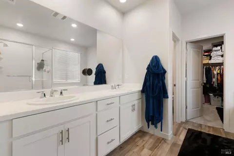 Entry Way - 2874 Shaver St, Fairfield, CA 94533 photo 6 of 7