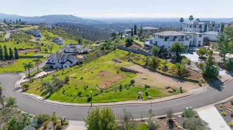 2260 Newgate Ct, Santa Rosa, CA 95404