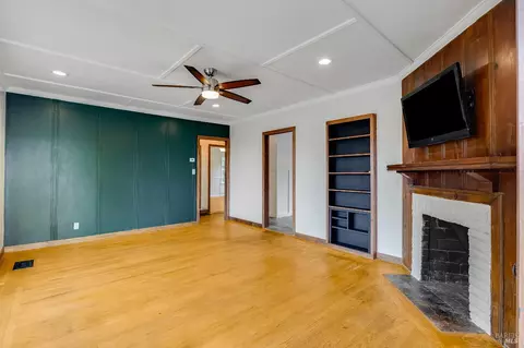 Living - 122 Fleming Ave, Vallejo, CA 94590 photo 1 of 4