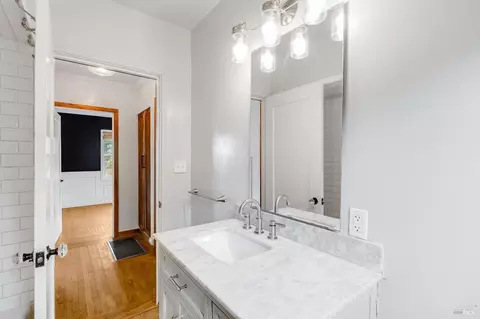 Bath - 122 Fleming Ave, Vallejo, CA 94590 photo 4 of 4