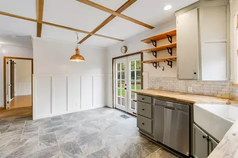 Kitchen - 122 Fleming Ave, Vallejo, CA 94590 photo 6 of 7