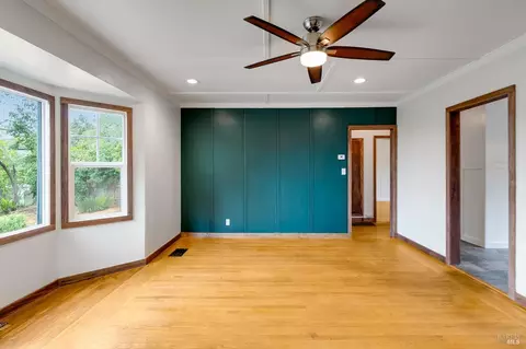 Living - 122 Fleming Ave, Vallejo, CA 94590 photo 2 of 4