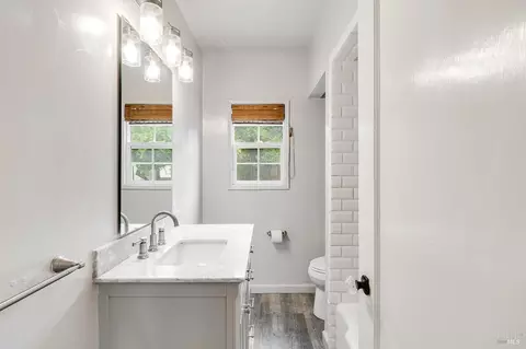 Bath - 122 Fleming Ave, Vallejo, CA 94590 photo 1 of 4