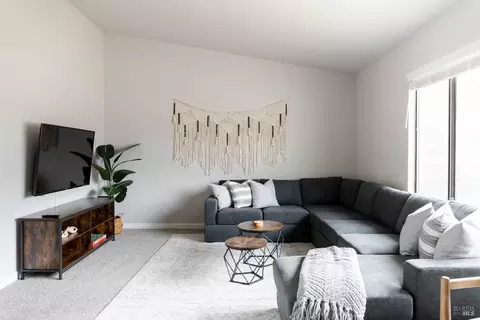 Living - 244 Woodhill Dr, Redding, CA 96003 photo 5 of 5