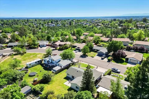 View/Area - 244 Woodhill Dr, Redding, CA 96003 photo 5 of 6