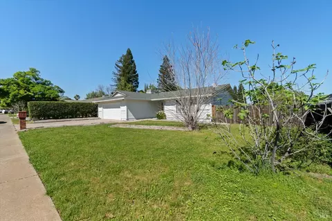 Exterior - 244 Woodhill Dr, Redding, CA 96003 photo 10 of 13