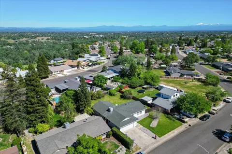 View/Area - 244 Woodhill Dr, Redding, CA 96003 photo 4 of 6