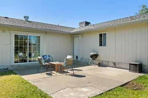 Exterior - 244 Woodhill Dr, Redding, CA 96003 photo 5 of 13