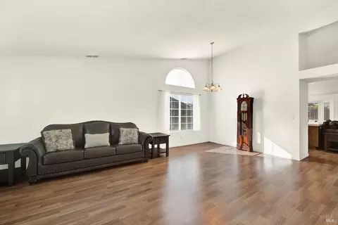 Living - 675 Brians Way, Dixon, CA 95620 photo 1 of 8
