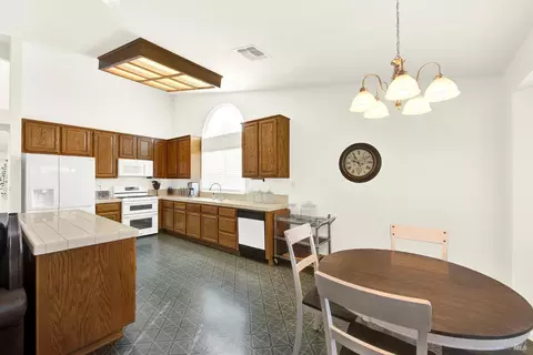 Kitchen - 675 Brians Way, Dixon, CA 95620 photo 2 of 5
