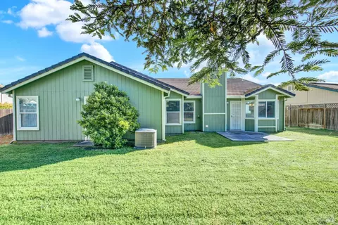 Exterior - 675 Brians Way, Dixon, CA 95620 photo 8 of 12