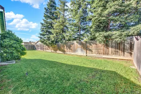 Exterior - 675 Brians Way, Dixon, CA 95620 photo 10 of 12