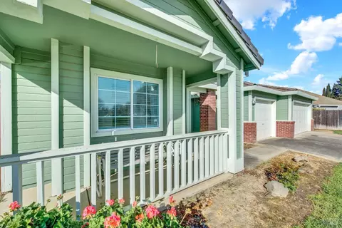 Exterior - 675 Brians Way, Dixon, CA 95620 photo 4 of 12