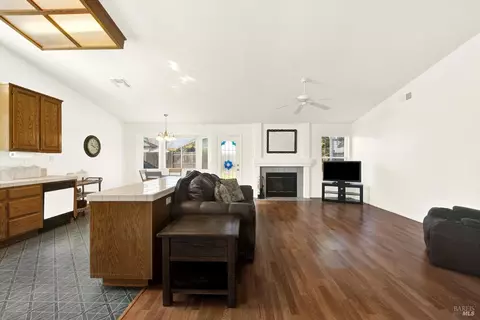 Living - 675 Brians Way, Dixon, CA 95620 photo 6 of 8