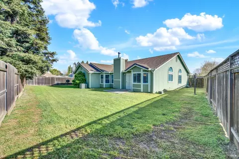 Exterior - 675 Brians Way, Dixon, CA 95620 photo 7 of 12