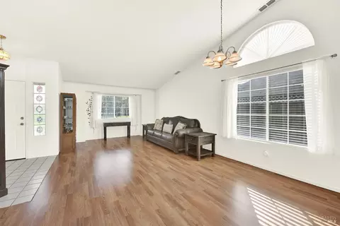 Living - 675 Brians Way, Dixon, CA 95620 photo 2 of 8