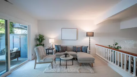 Living - 8 Ace Ct, Fairfax, CA 94930 photo 2 of 2