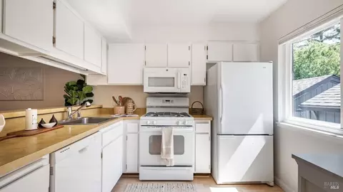 Kitchen - 8 Ace Ct, Fairfax, CA 94930 photo 1 of 2
