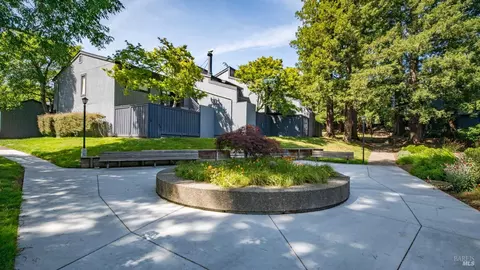 Exterior - 8 Ace Ct, Fairfax, CA 94930 photo 3 of 3