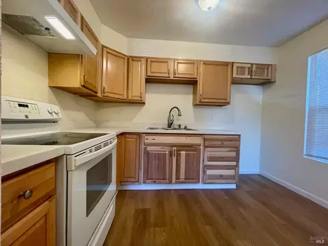 Kitchen - 1930 L Ellenburg St, Vallejo, CA 94590 photo 5 of 5