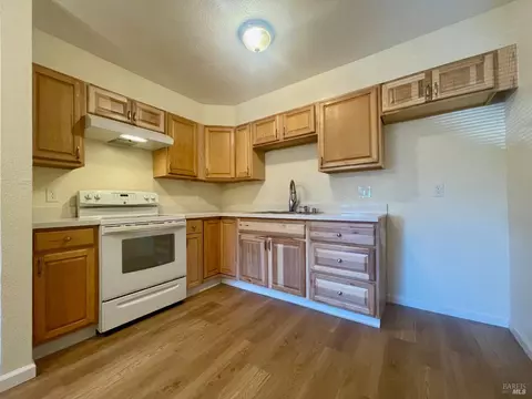 Kitchen - 1930 L Ellenburg St, Vallejo, CA 94590 photo 3 of 5