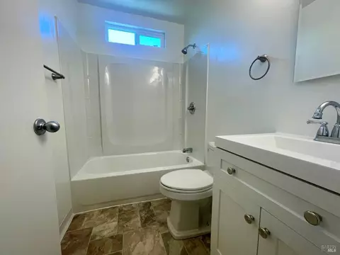 Bath - 1930 L Ellenburg St, Vallejo, CA 94590 photo 1 of 2