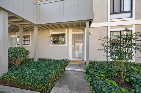 900 Southampton Rd #51, Benicia, CA 94510