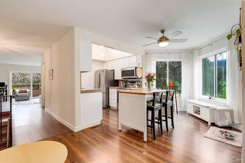 3098 Yulupa Ave, Santa Rosa, CA 95405